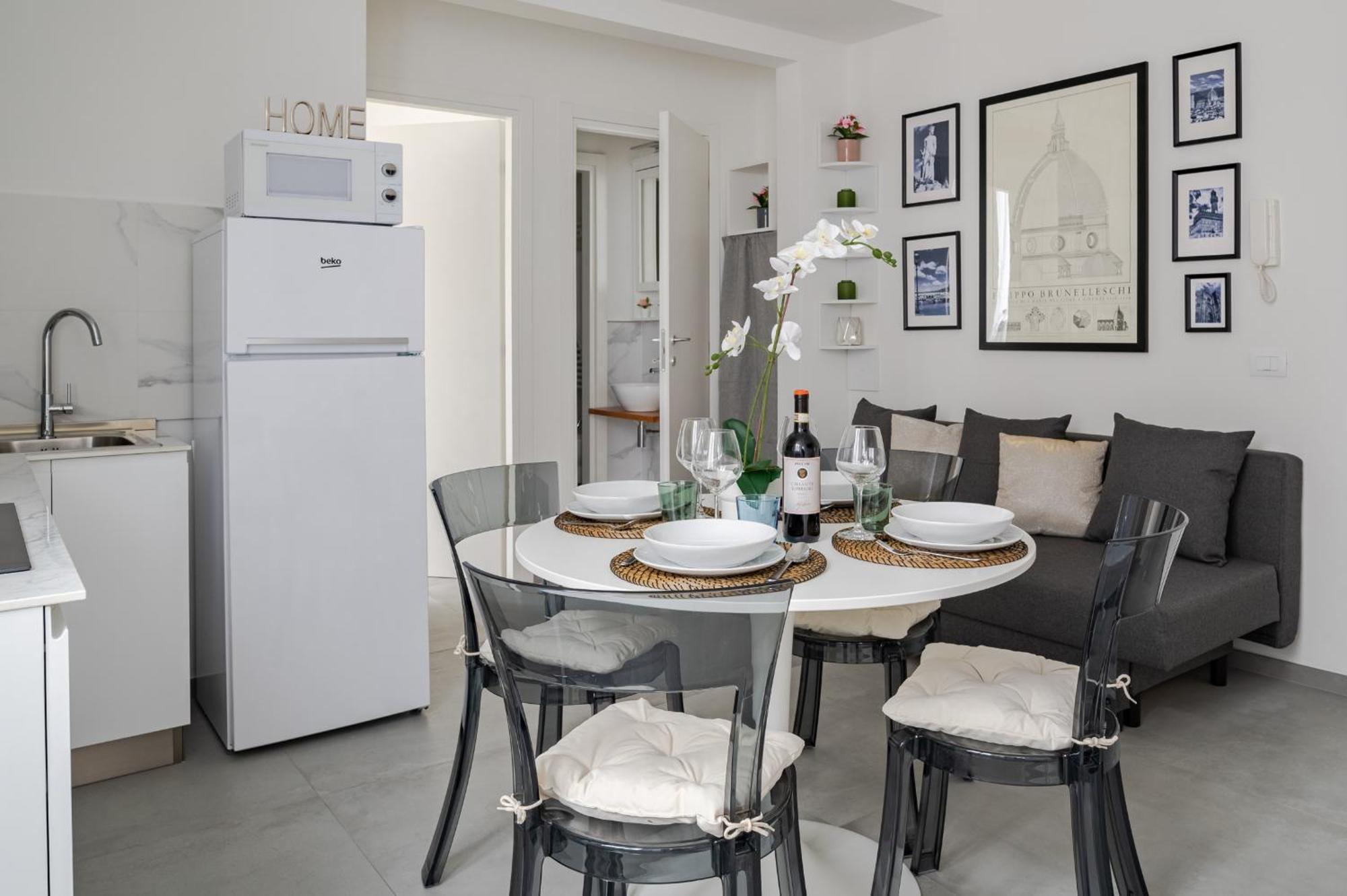 Florence Charming Apartments: Chic Renovated Stay Near Tram Leopolda Exterior photo