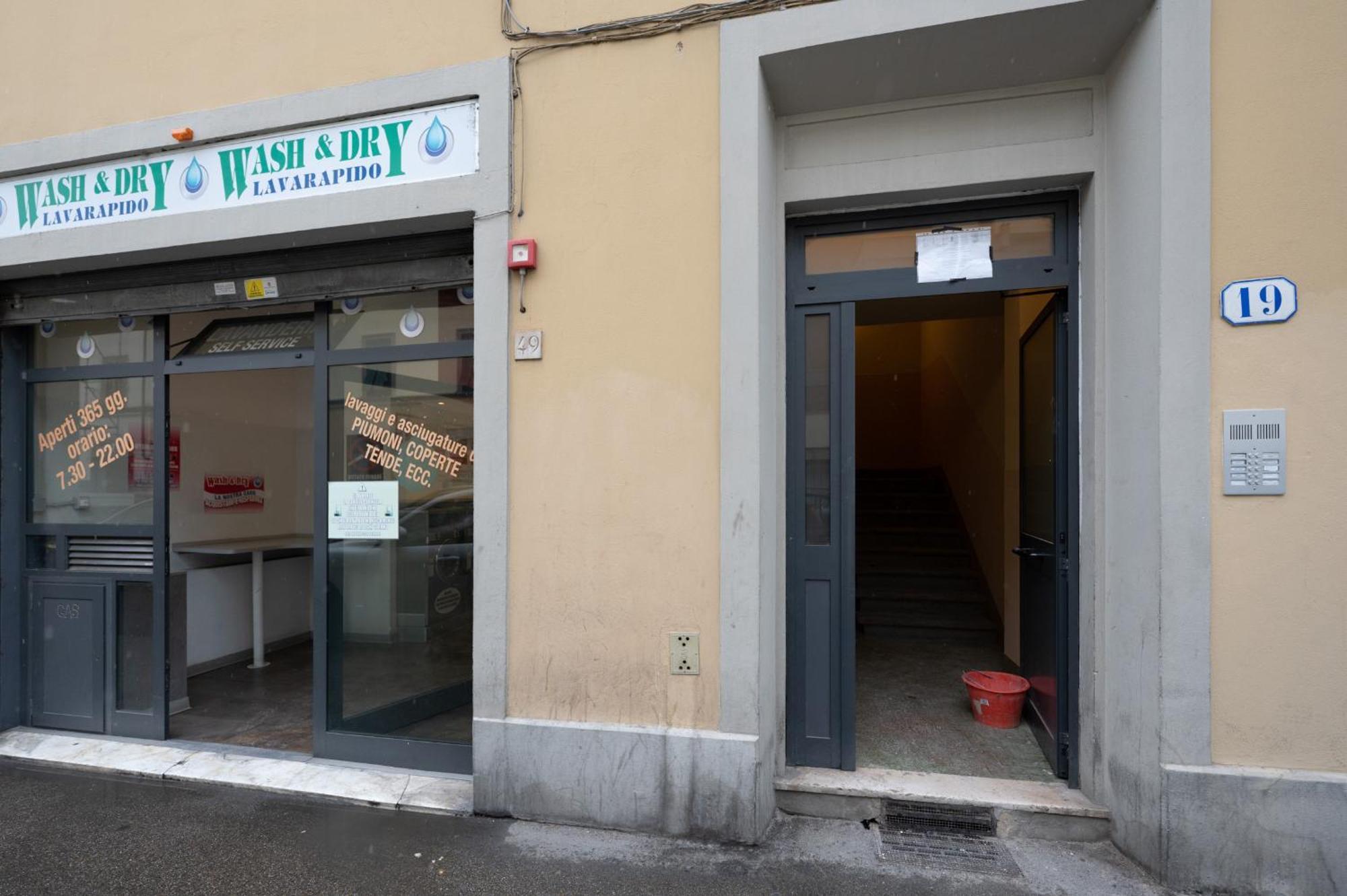 Florence Charming Apartments: Chic Renovated Stay Near Tram Leopolda Exterior photo